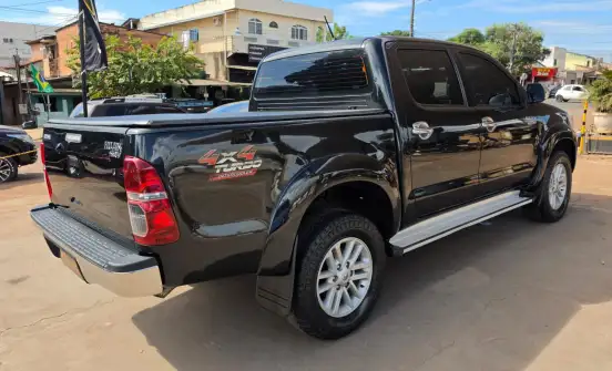 TOYOTA-HILUX-3.0 SRV TOP 4X4 CD 16V TURBO INTERCOOLER DIESEL 4P AUTOMÁTICO TOYOTA-HILUX-2015
