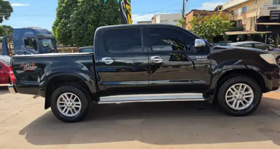 TOYOTA-HILUX-3.0 SRV TOP 4X4 CD 16V TURBO INTERCOOLER DIESEL 4P AUTOMÁTICO TOYOTA-HILUX-2015
