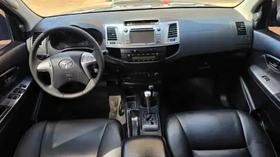 TOYOTA-HILUX-3.0 SRV TOP 4X4 CD 16V TURBO INTERCOOLER DIESEL 4P AUTOMÁTICO TOYOTA-HILUX-2015