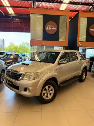 TOYOTA-HILUX-2014