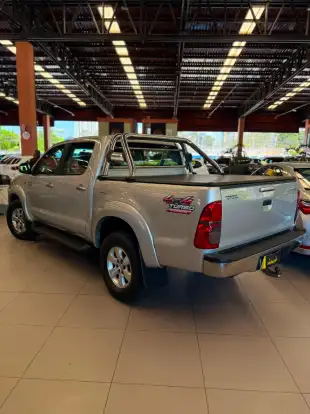 TOYOTA-HILUX-2014