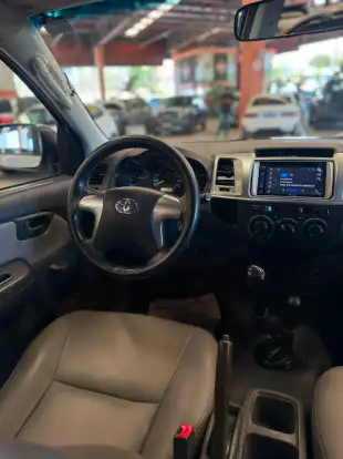 TOYOTA-HILUX-2014