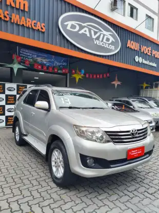 TOYOTA-HILUX SW4-2012