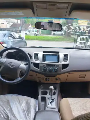 TOYOTA-HILUX SW4-2012