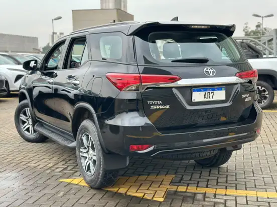 TOYOTA-HILUX SW4-2.7 SRV 7 LUGARES 4X2 16V FLEX 4P AUTOMÁTICO TOYOTA-HILUX SW4-2019