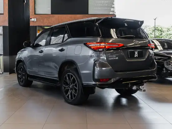 TOYOTA-HILUX SW4-2.7 SRV 7 LUGARES 4X2 16V FLEX 4P AUTOMÁTICO TOYOTA-HILUX SW4-2018