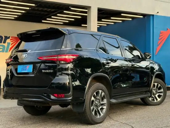 TOYOTA-HILUX SW4-2.8 D-4D TURBO DIESEL DIAMOND 7L 4X4 AUTOMÁTICO TOYOTA-HILUX SW4-2025