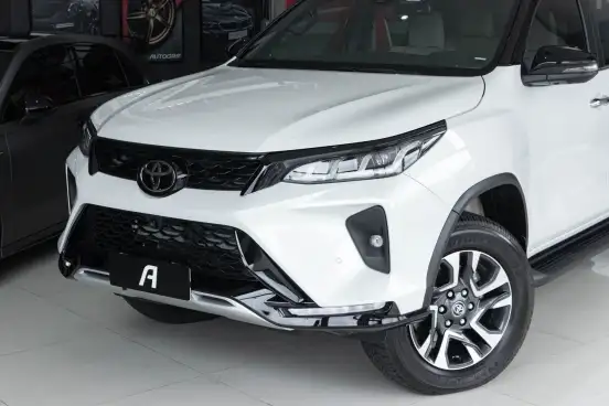 TOYOTA-HILUX SW4-2025