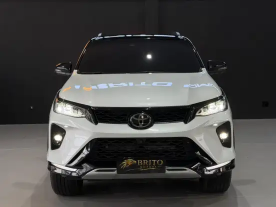 TOYOTA-HILUX SW4-2.8 D-4D TURBO DIESEL DIAMOND 7L 4X4 AUTOMÁTICO TOYOTA-HILUX SW4-2024