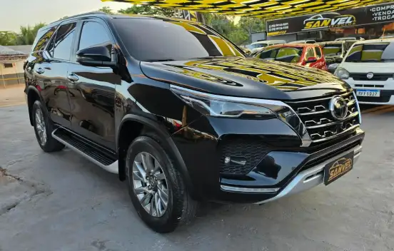 TOYOTA-HILUX SW4-2.8 D-4D TURBO DIESEL SRX 7L 4X4 AUTOMÁTICO TOYOTA-HILUX SW4-2023