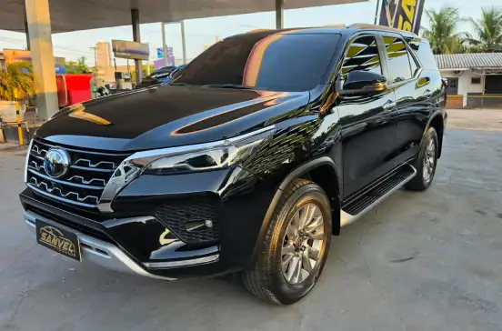 TOYOTA-HILUX SW4-2.8 D-4D TURBO DIESEL SRX 7L 4X4 AUTOMÁTICO TOYOTA-HILUX SW4-2023