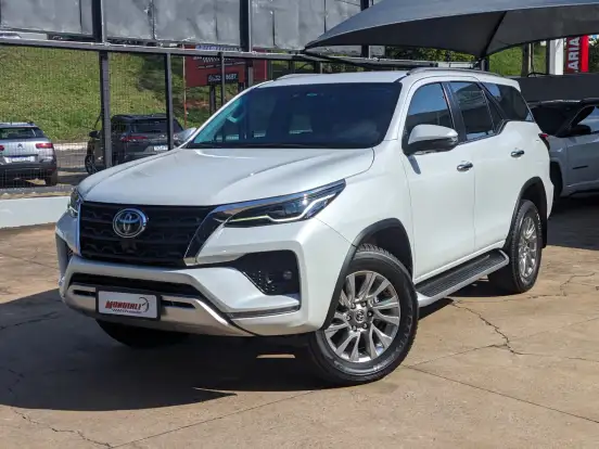 TOYOTA-HILUX SW4-2023