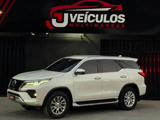 TOYOTA-HILUX SW4-2.8 D-4D TURBO DIESEL SRX 7L 4X4 AUTOMÁTICO TOYOTA-HILUX SW4-2021