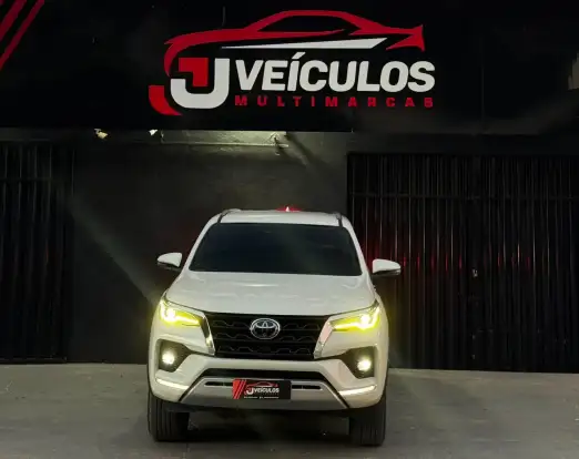 TOYOTA-HILUX SW4-2021
