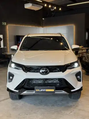 TOYOTA-HILUX SW4-2025