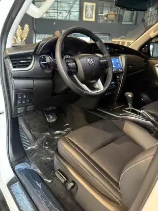 TOYOTA-HILUX SW4-2025