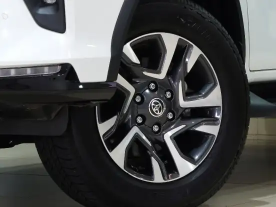 TOYOTA-HILUX SW4-2.8 D-4D TURBO DIESEL SRX PLATINUM 7L 4X4 AUTOMÁTICO TOYOTA-HILUX SW4-2024