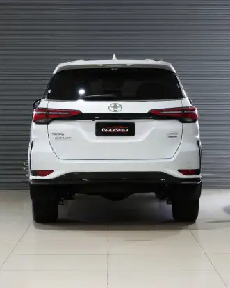 TOYOTA-HILUX SW4-2024
