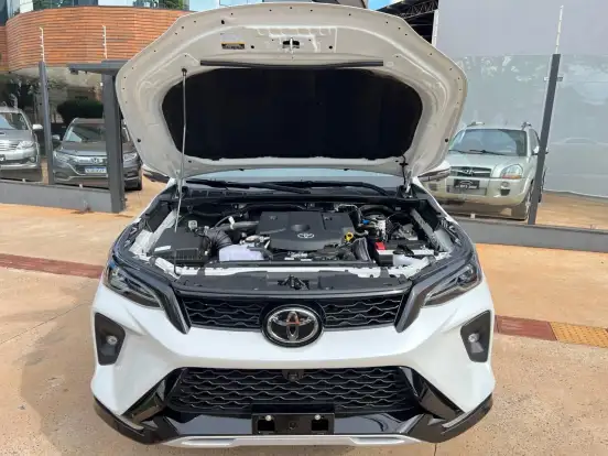 TOYOTA-HILUX SW4-2026