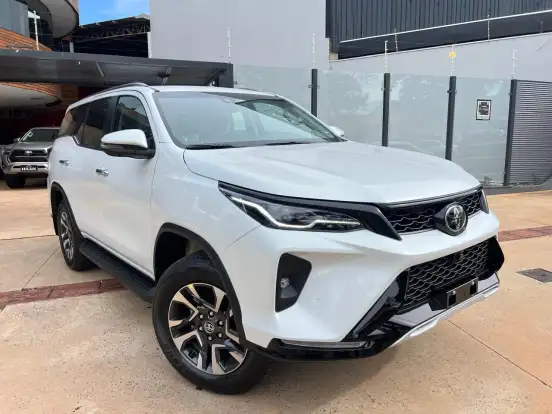 TOYOTA-HILUX SW4-2026