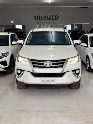 TOYOTA HILUX SW4 2.8 SRX 4X4 16V TURBO INTERCOOLER DIESEL 4P AUTOMÁTICO