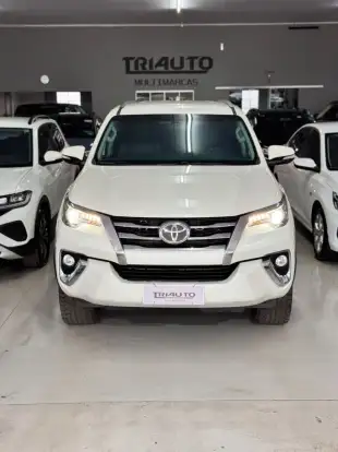 TOYOTA-HILUX SW4-2017