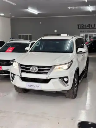 TOYOTA-HILUX SW4-2017