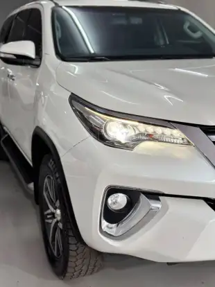 TOYOTA-HILUX SW4-2017