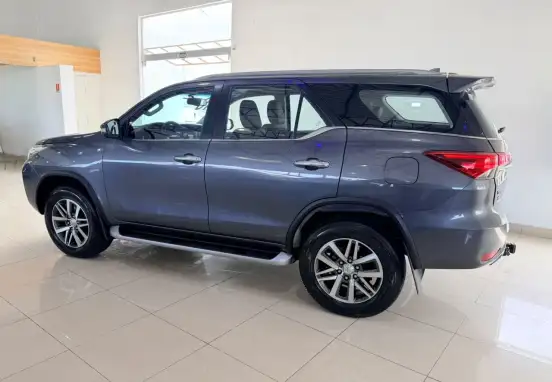TOYOTA-HILUX SW4-2016