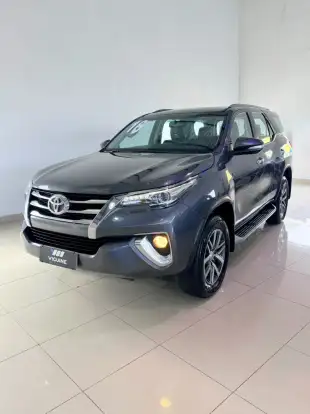 TOYOTA-HILUX SW4-2016