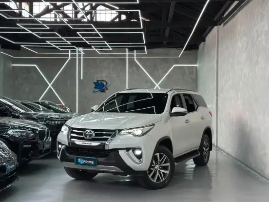 TOYOTA-HILUX SW4-2018