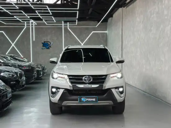 TOYOTA-HILUX SW4-2018