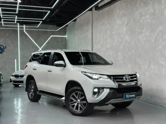 TOYOTA-HILUX SW4-2018