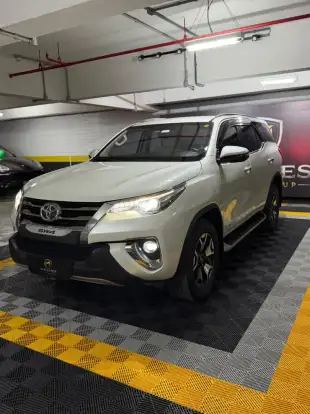 TOYOTA-HILUX SW4-2018