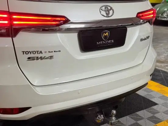 TOYOTA-HILUX SW4-2.8 SRX DIAMOND 4X4 7 LUGARES 16V TURBO INTERCOOLER DIESEL 4P AUTOMÁTICO TOYOTA-HILUX SW4-2018
