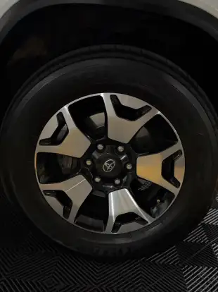TOYOTA-HILUX SW4-2018