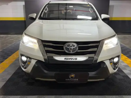 TOYOTA-HILUX SW4-2.8 SRX DIAMOND 4X4 7 LUGARES 16V TURBO INTERCOOLER DIESEL 4P AUTOMÁTICO TOYOTA-HILUX SW4-2018