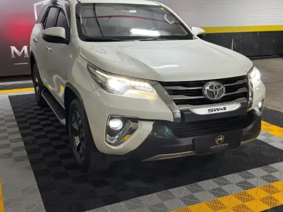 TOYOTA-HILUX SW4-2.8 SRX DIAMOND 4X4 7 LUGARES 16V TURBO INTERCOOLER DIESEL 4P AUTOMÁTICO TOYOTA-HILUX SW4-2018