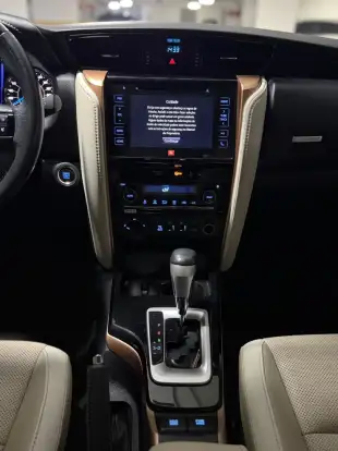 TOYOTA-HILUX SW4-2018