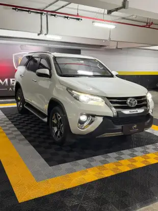TOYOTA-HILUX SW4-2018