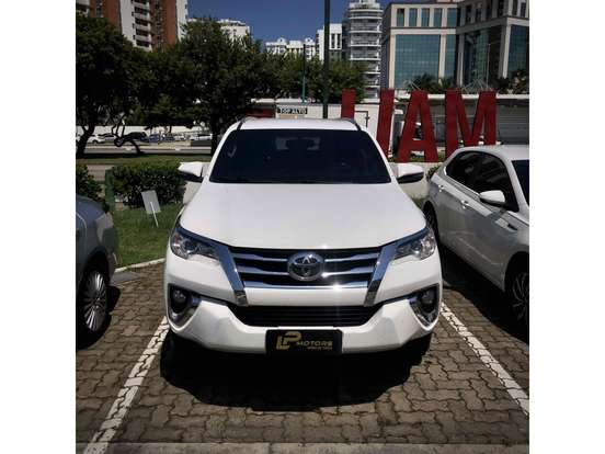 TOYOTA-HILUX SW4-2019