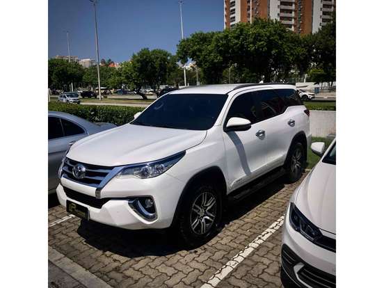 TOYOTA-HILUX SW4-2.7 SRV 7 LUGARES 4X2 16V FLEX 4P AUTOMÁTICO TOYOTA-HILUX SW4-2019
