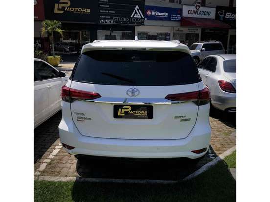 TOYOTA-HILUX SW4-2019