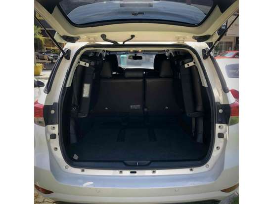 TOYOTA-HILUX SW4-2.7 SRV 7 LUGARES 4X2 16V FLEX 4P AUTOMÁTICO TOYOTA-HILUX SW4-2019