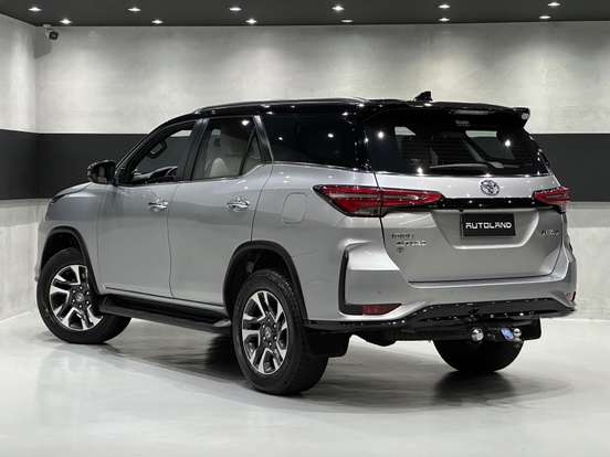 TOYOTA-HILUX SW4-2022