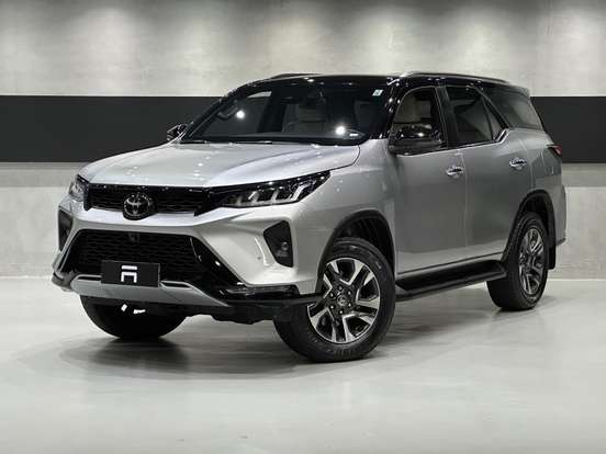 TOYOTA-HILUX SW4-2022