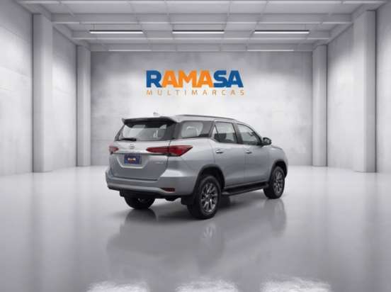 TOYOTA-HILUX SW4-2022