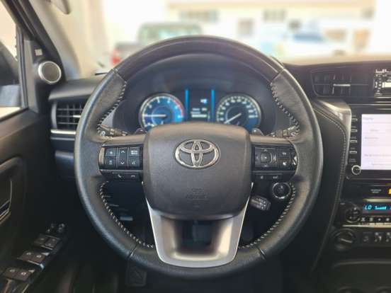 TOYOTA-HILUX SW4-2022