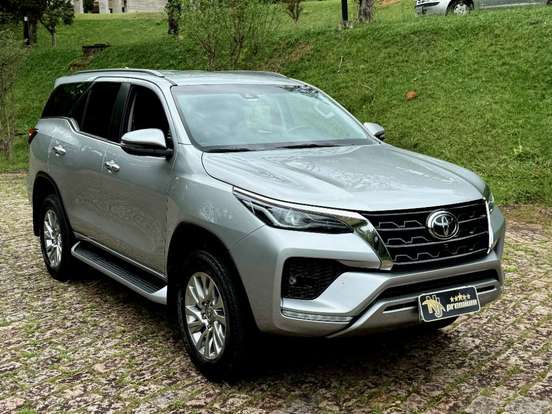 TOYOTA-HILUX SW4-2.8 D-4D TURBO DIESEL SRX 4X4 AUTOMÁTICO TOYOTA-HILUX SW4-2021