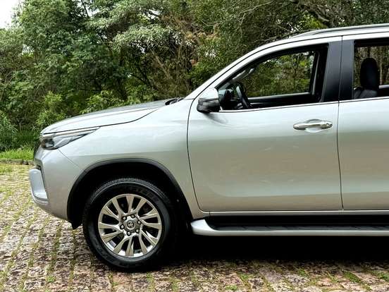 TOYOTA-HILUX SW4-2021